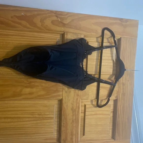 Sexy lace body suite size small - Picture 2 of 2